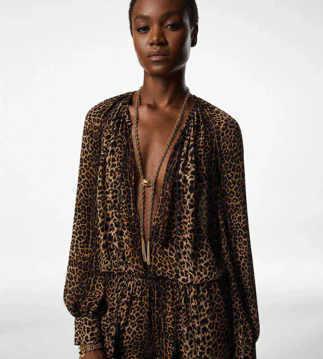 LANGÄRMELIGER JUMPSUIT MIT RAFFINIERUNG LANGÄRMELIGER JUMPSUIT MIT RAFFINIERUNG