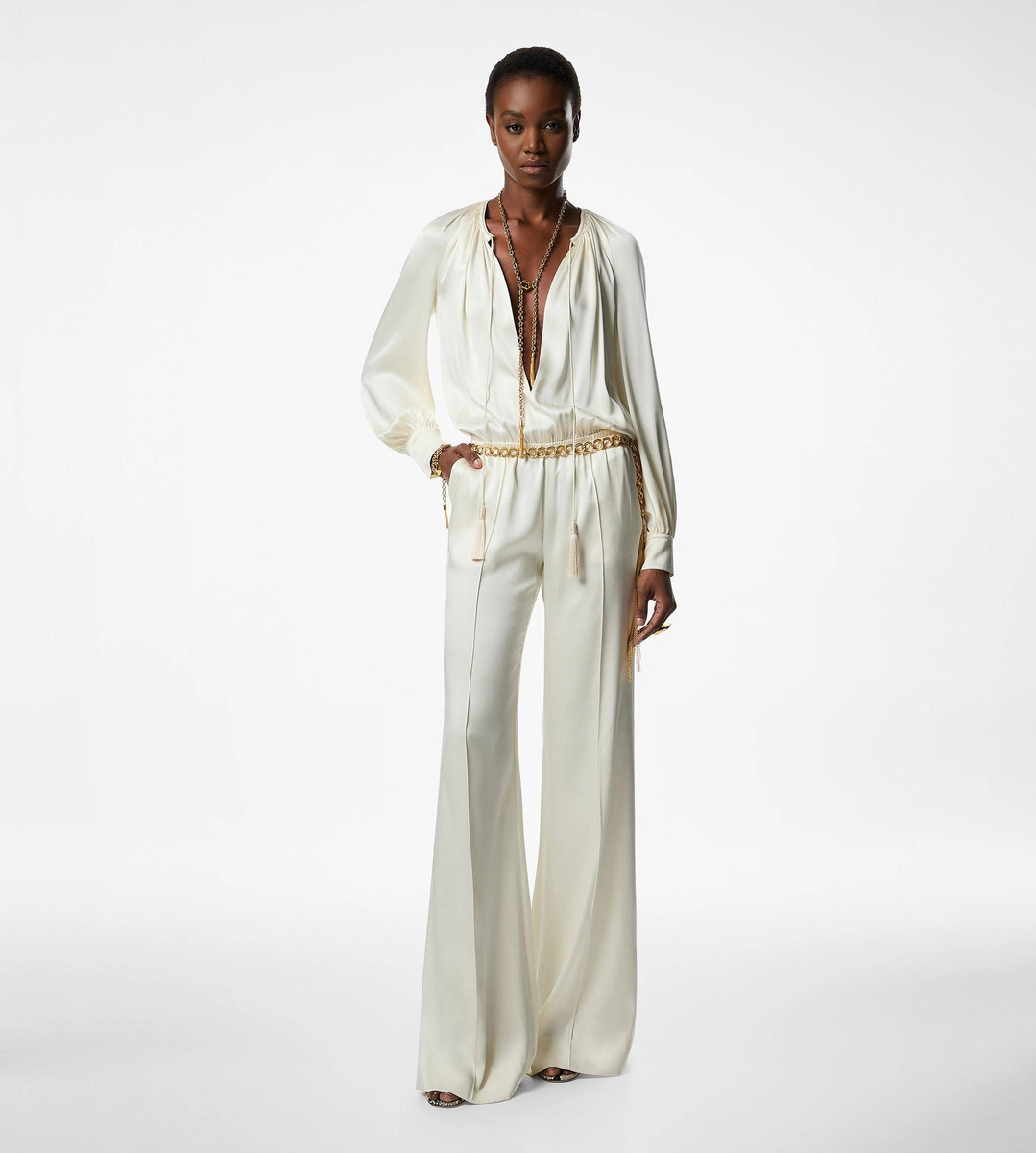 LANGÄRMELIGER JUMPSUIT MIT RAFFINIERUNG LANGÄRMELIGER JUMPSUIT MIT RAFFINIERUNG