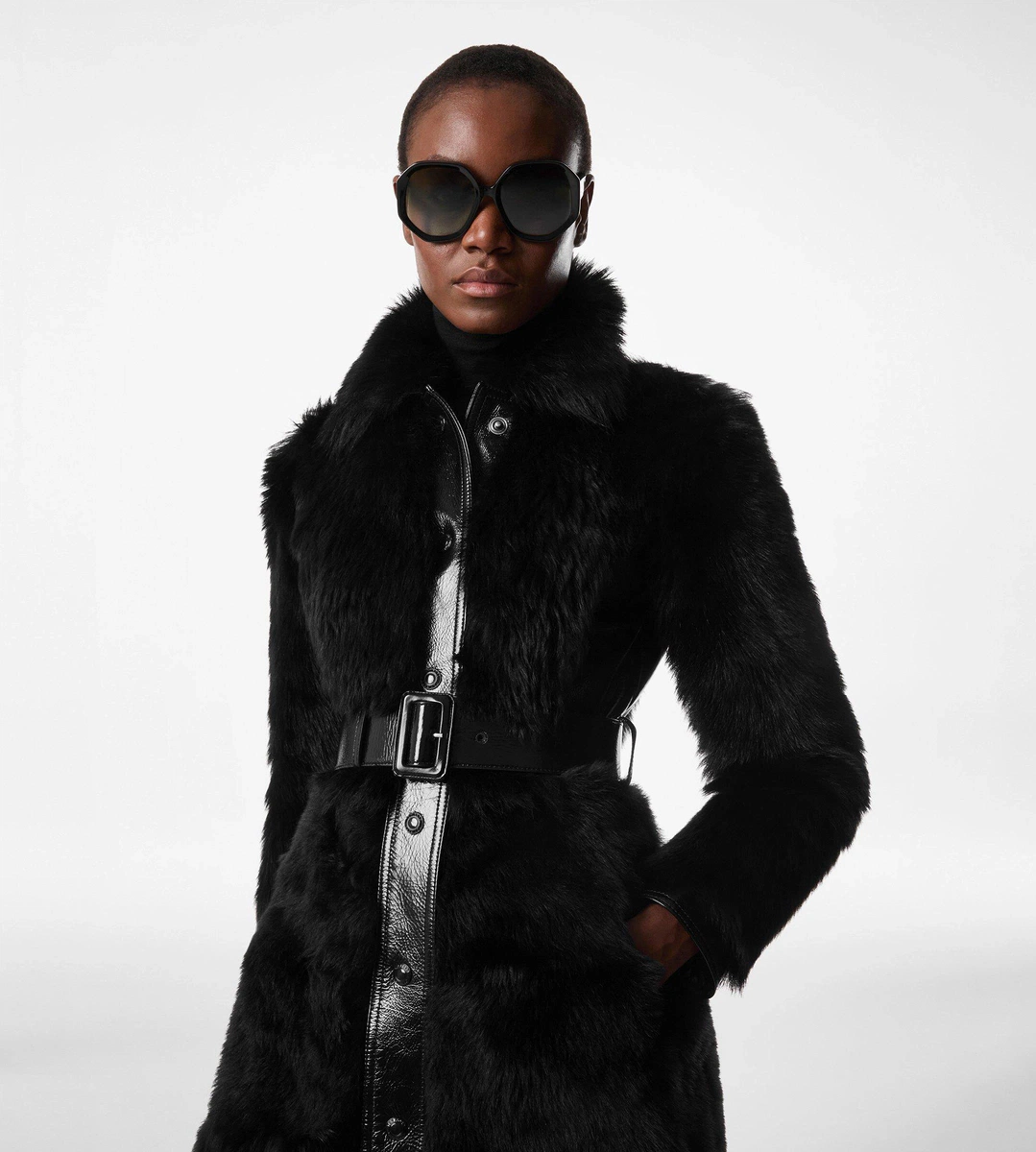 MANTEL AUS SHEARLING MIT GÜRTEL MANTEL AUS SHEARLING MIT GÜRTEL