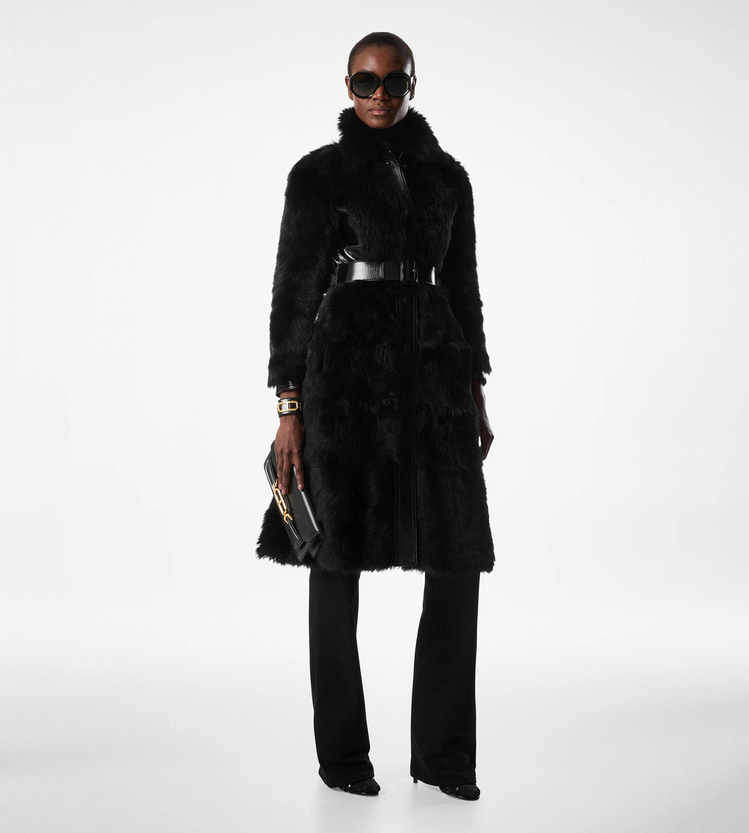 MANTEL AUS SHEARLING MIT GÜRTEL MANTEL AUS SHEARLING MIT GÜRTEL