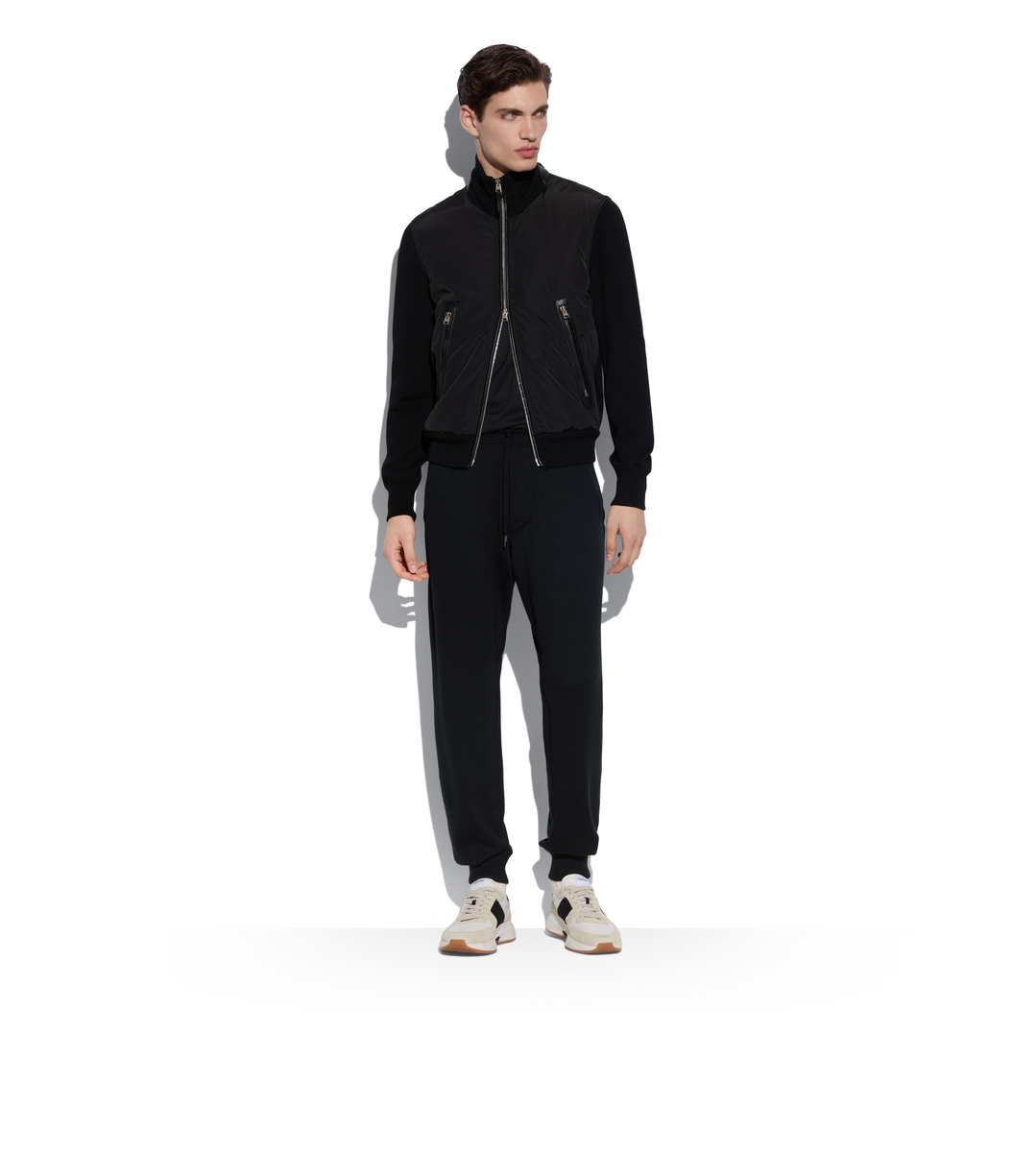 NYLONBLOUSON MIT DAUNENVORHÄNGE NYLONBLOUSON MIT DAUNENVORHÄNGE