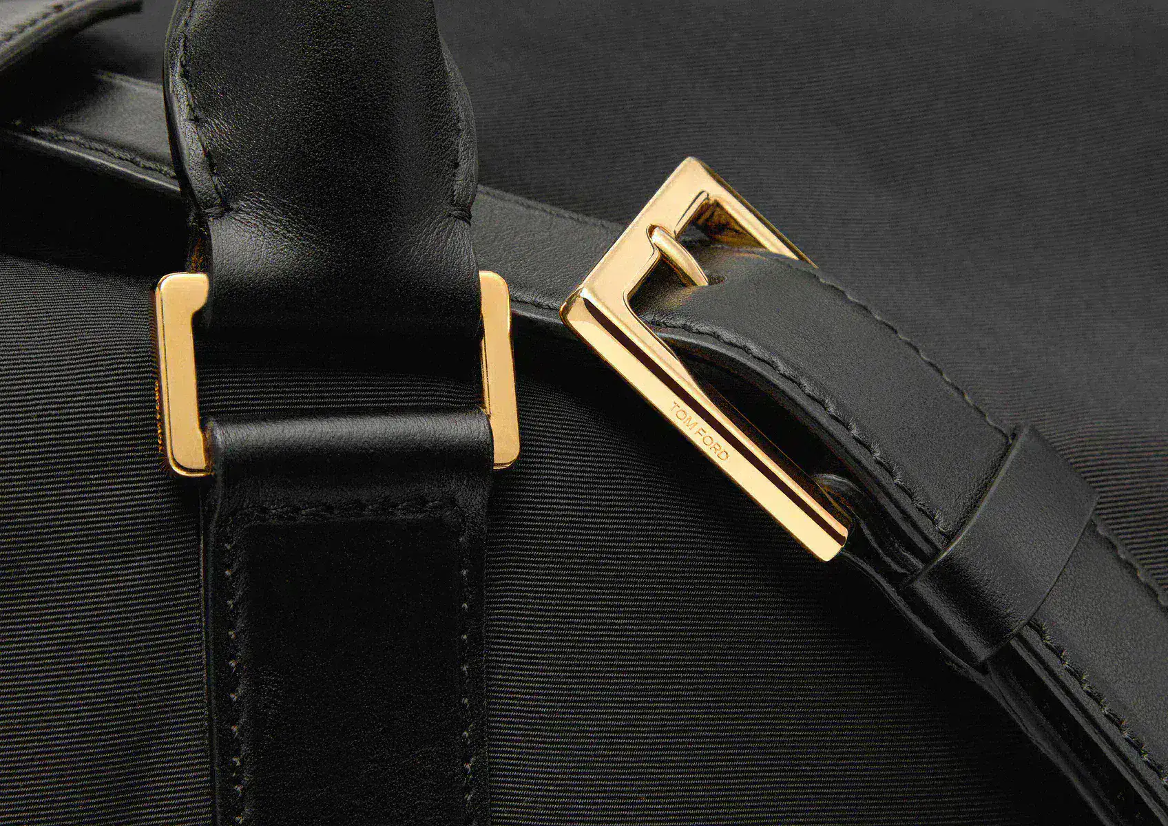 REISETASCHE AUS RECYCELTEM NYLON REISETASCHE AUS RECYCELTEM NYLON