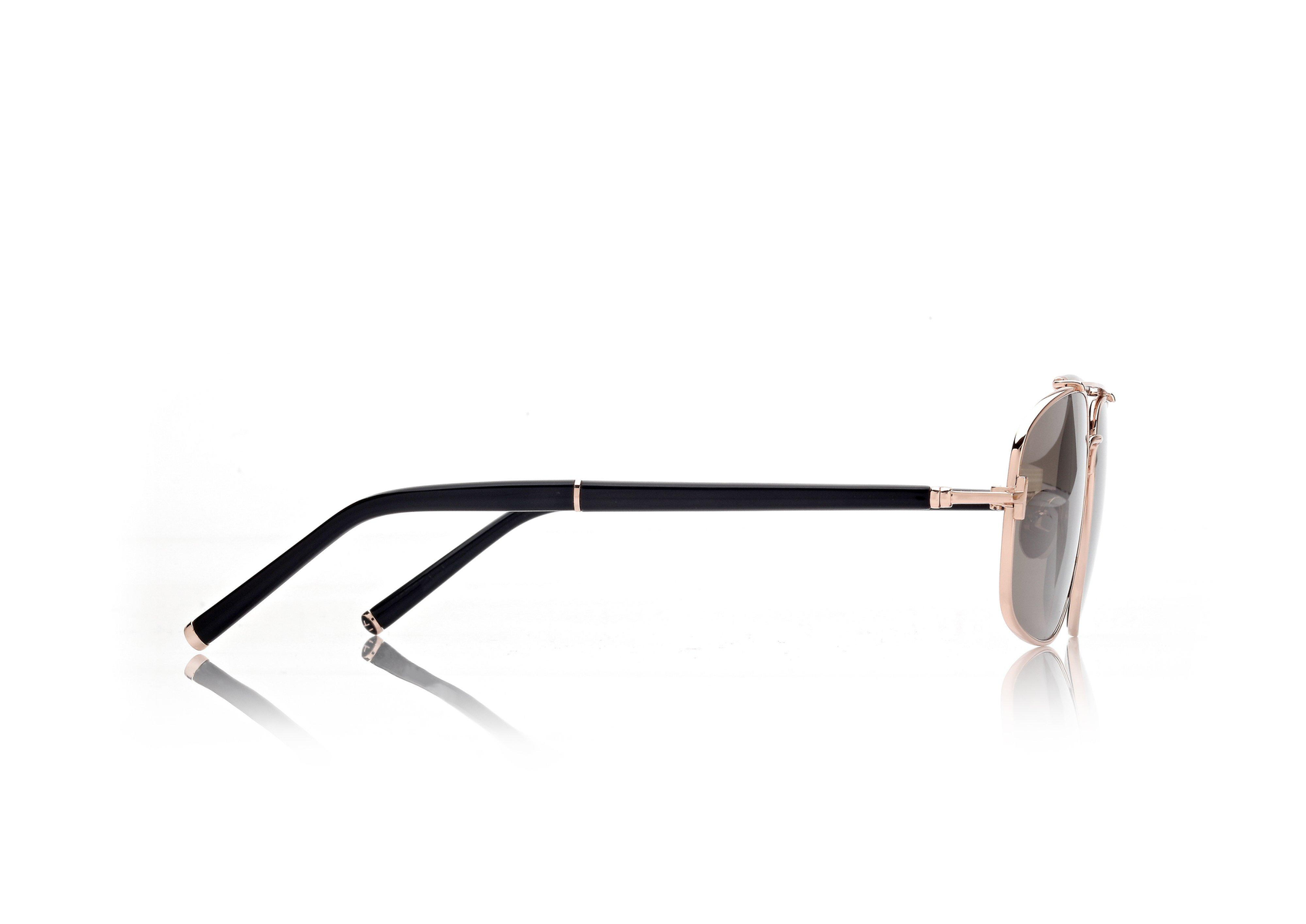 SONNENBRILLE „NAVIGATOR“ AUS TITAN UND HORN SONNENBRILLE „NAVIGATOR“ AUS TITAN UND HORN