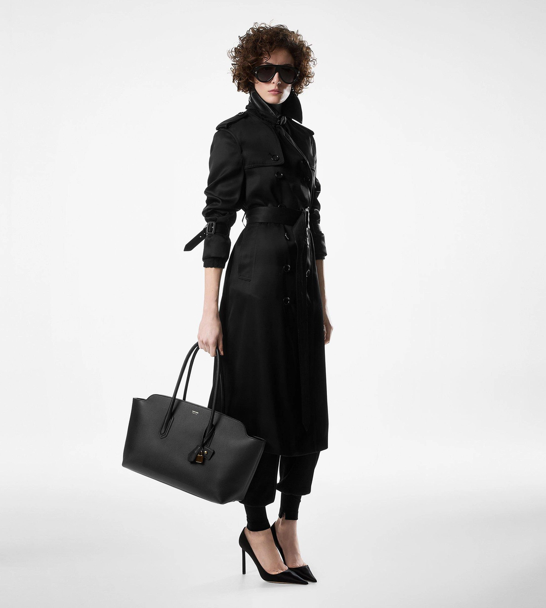 TRENCHCOAT MIT LEDERUNTERKRAGEN TRENCHCOAT MIT LEDERUNTERKRAGEN