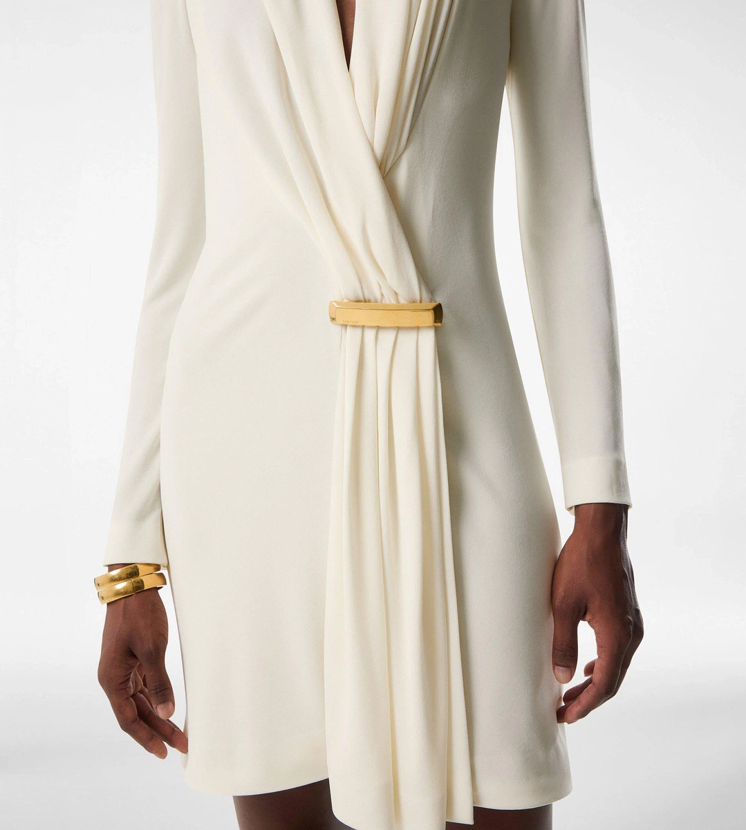 V-AUSSCHNITT LANGARM COCKTAILKLEID MIT RIEGELDETAIL V-AUSSCHNITT LANGARM COCKTAILKLEID MIT RIEGELDETAIL